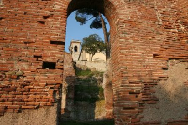 Massaciuccoli romana Villa e Pieve